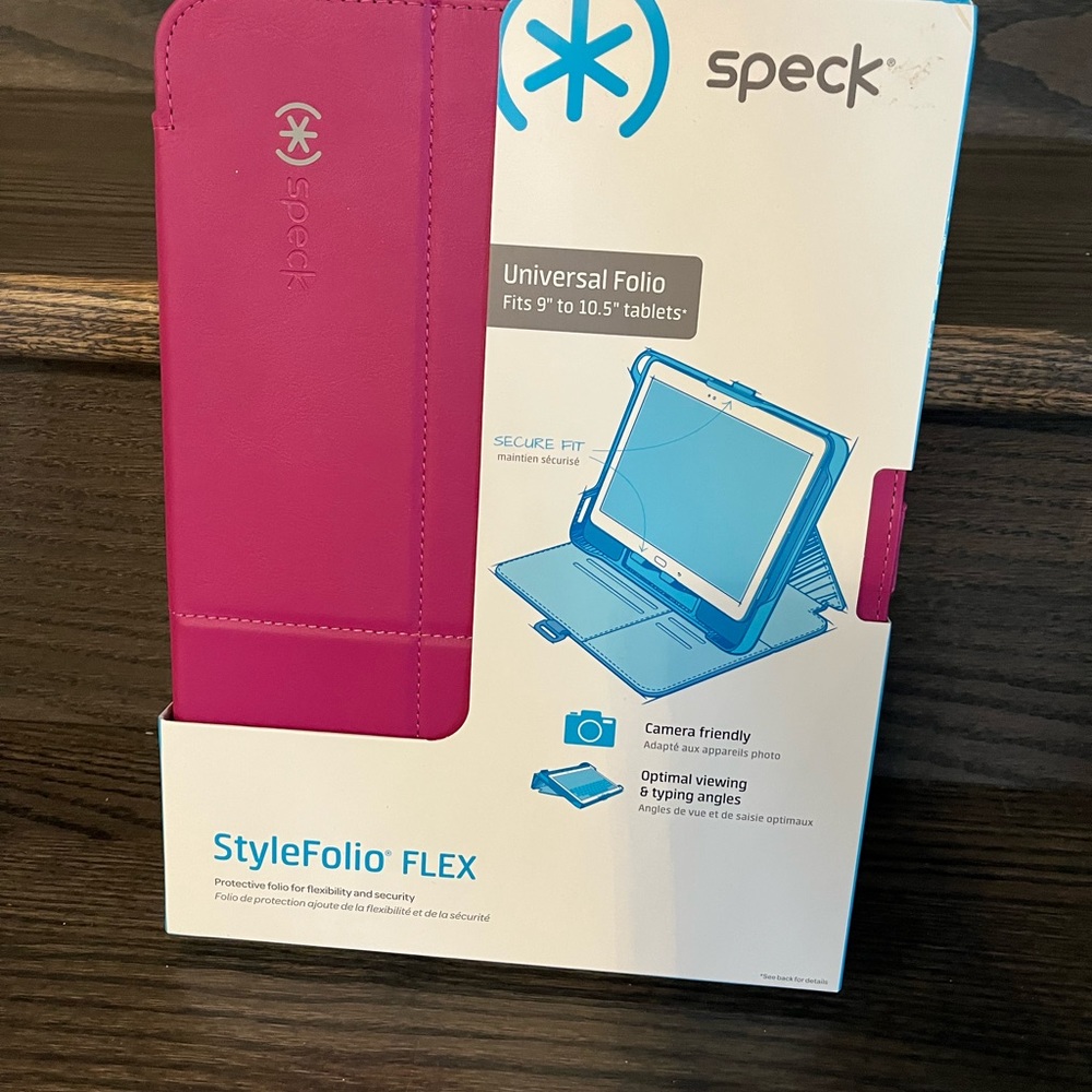 Speck brand universal folio brand new